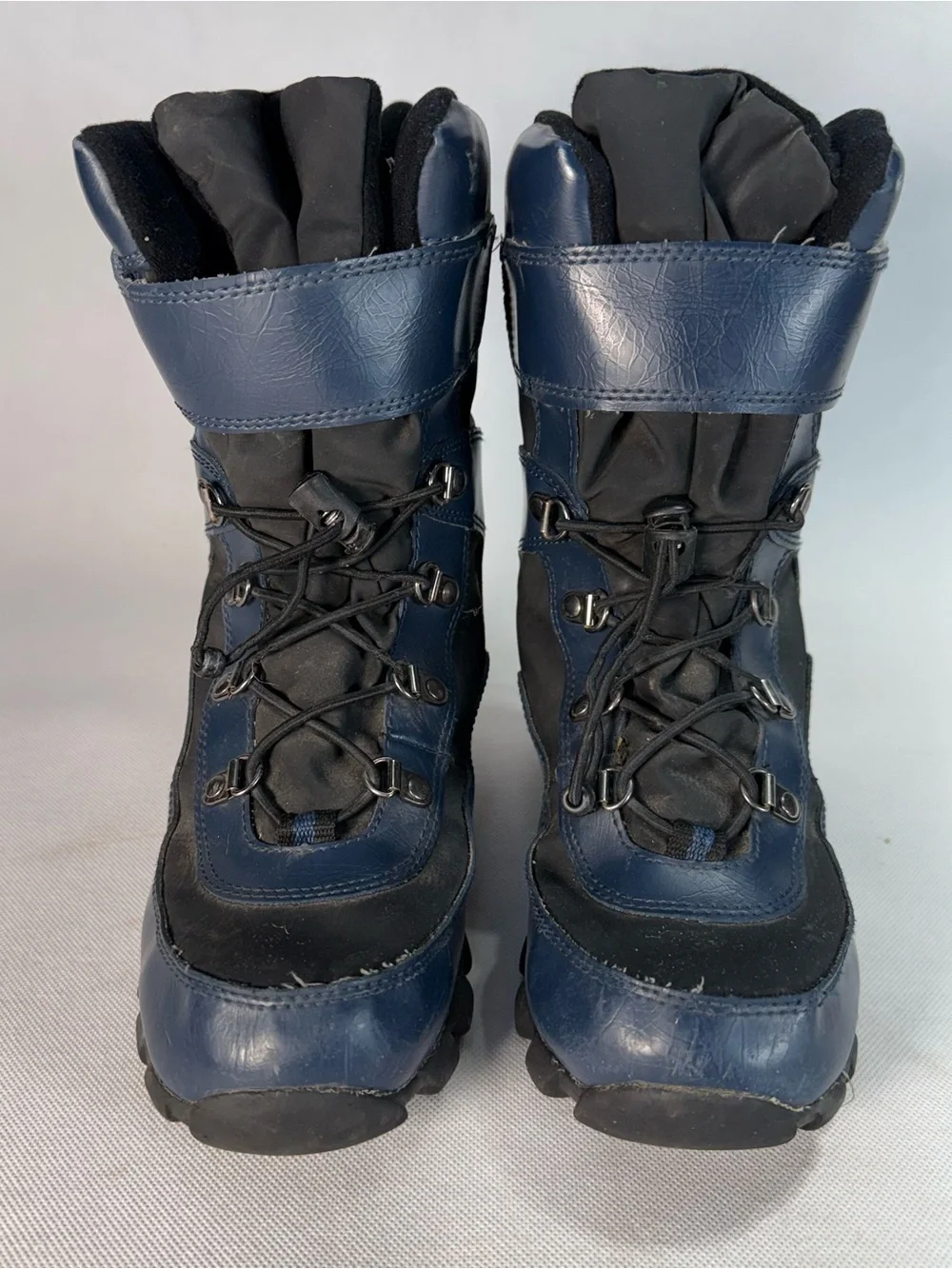 Circo Insulated Cold Weather Boots Youth Unisex Boys Black and Blue Color US 5